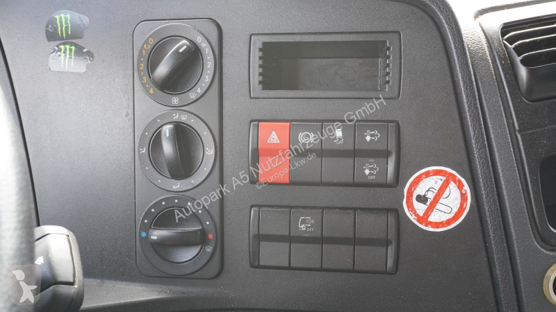 Camion Mercedes 1221 Kühlkoffer 3-Kammer...