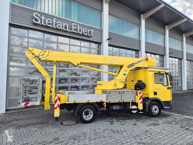 Camion MAN TGL 4x2 Bison Palfinger TKA 30
