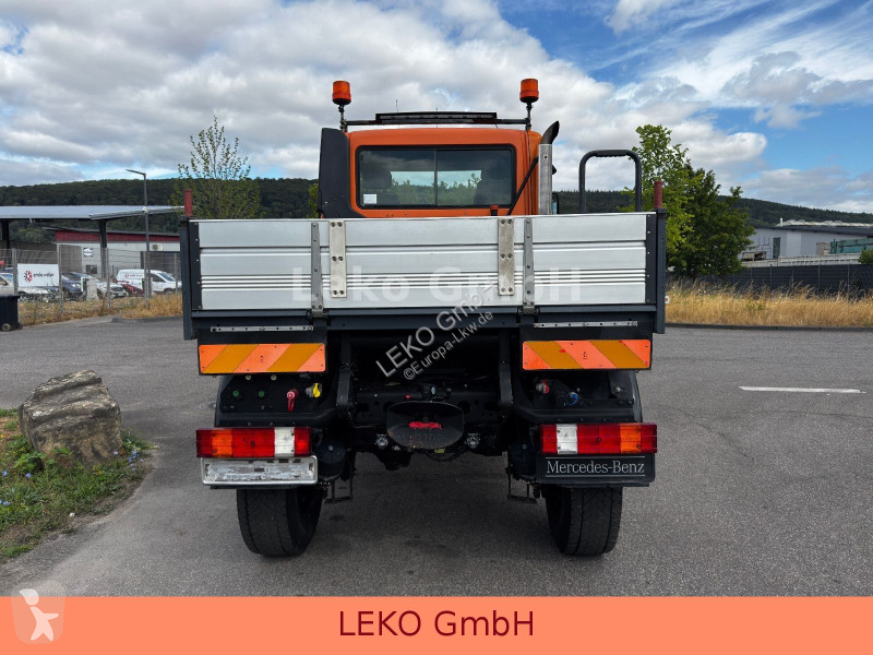 شاحنة Mercedes UNIMOG U400