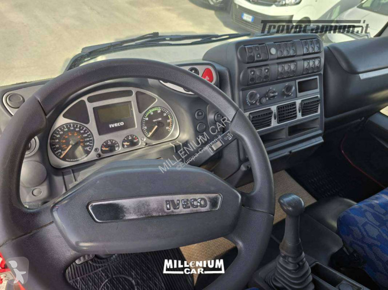 شاحنة Iveco 75E17 CENTINATO 6,80 SPONDA