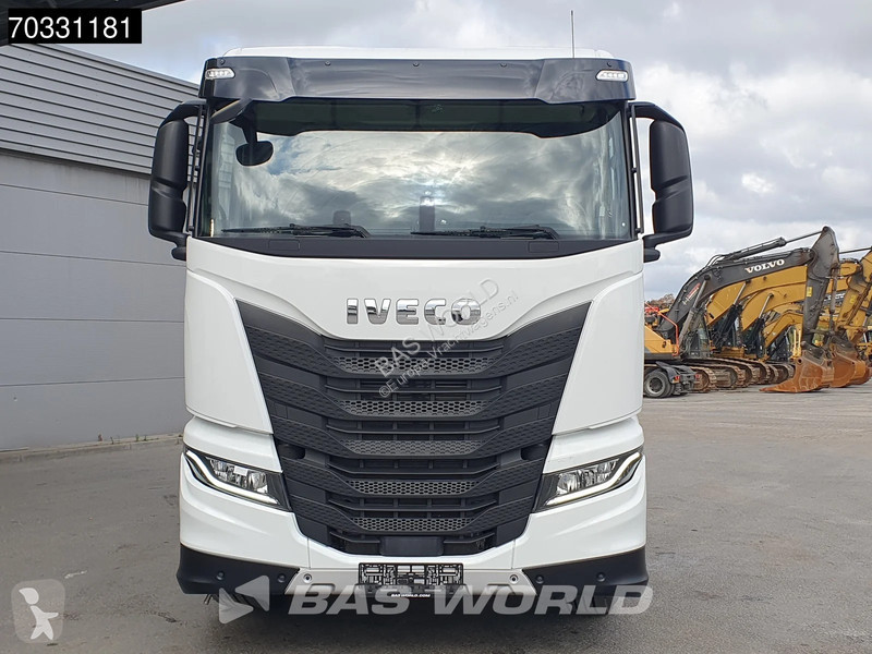 شاحنة Iveco XWay 530 6X2 NEW! Hiab FTR18...
