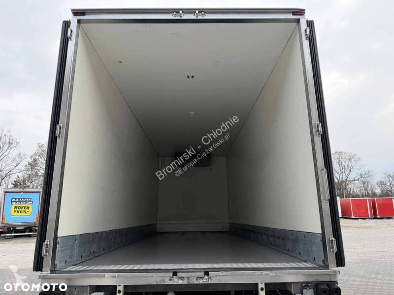 شاحنة Scania 490 CHŁODNIA THERMO KIN OŚ SKRĘTNA E6