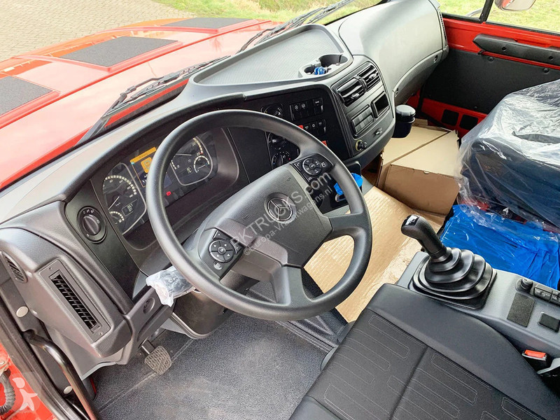شاحنة Mercedes 2045 Chassis Cabin