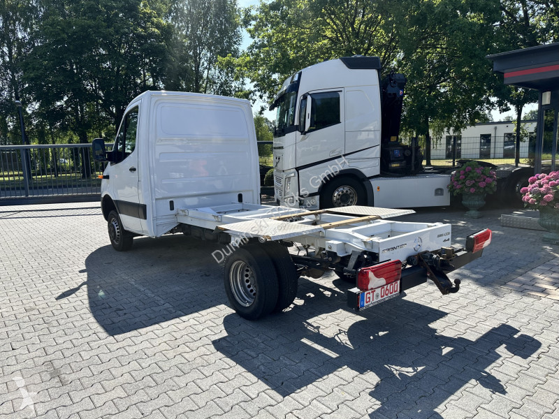 شاحنة Mercedes 516 CDI 4X4