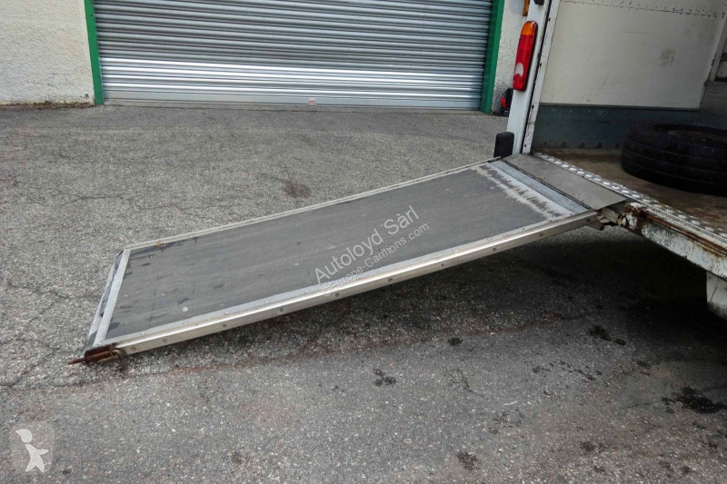 Camion Renault MASTER CAISSE 2,3 DCI 136