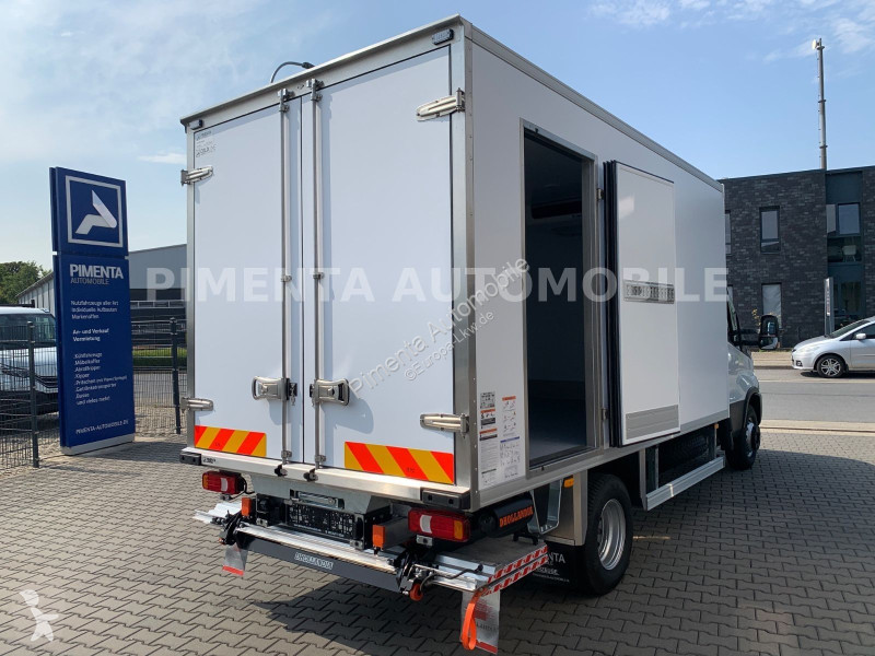 شاحنة Iveco 70C18A8P TK AUT LUFTF V500X...