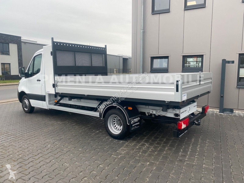 Camion Mercedes 517 43 5t 3-S-KIPPER KISTE AHK...