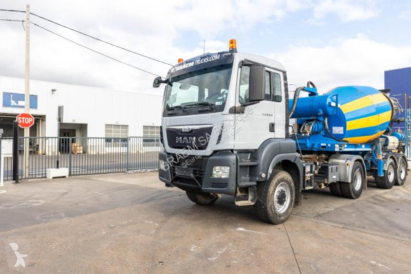 Camión MAN 18.400 BLS-4X4+LIEBHERR 10M3(2018)