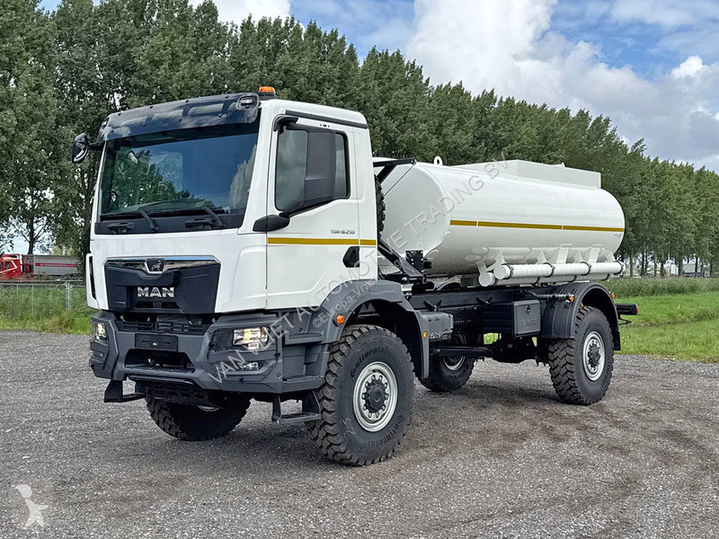 Camión MAN 18.250 BB Fuel Tank Truck (2 units)