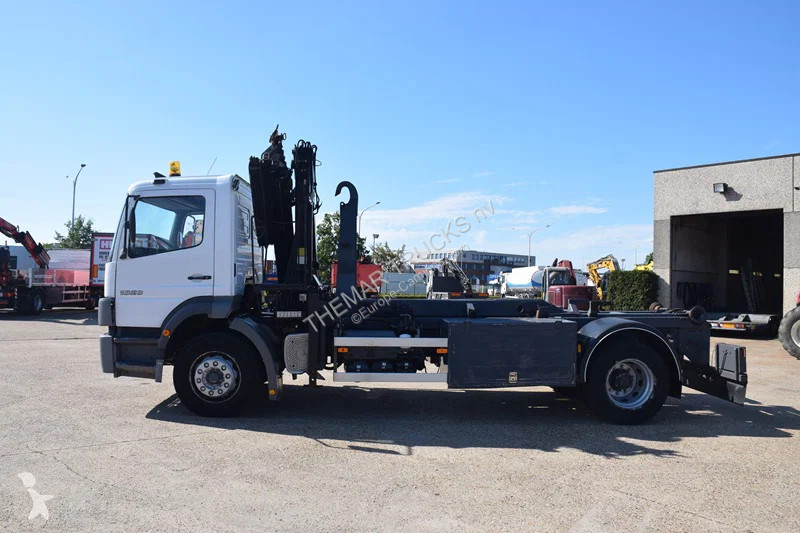 شاحنة Mercedes 1823 +Hooklift + MKG crane - 6x...