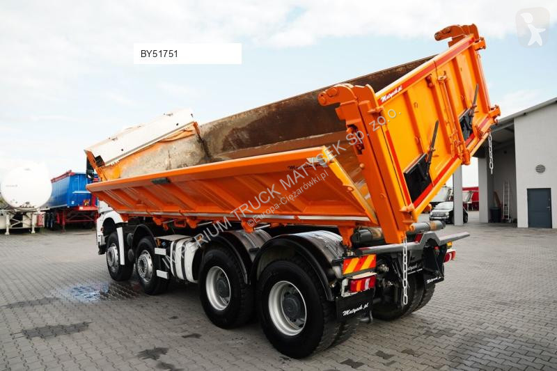 شاحنة Mercedes AROCS 3243