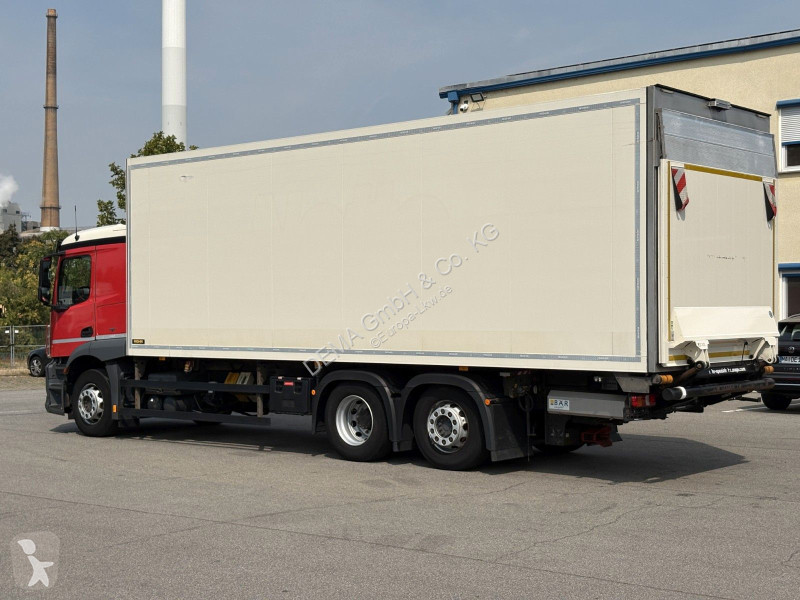 شاحنة Mercedes 2540...