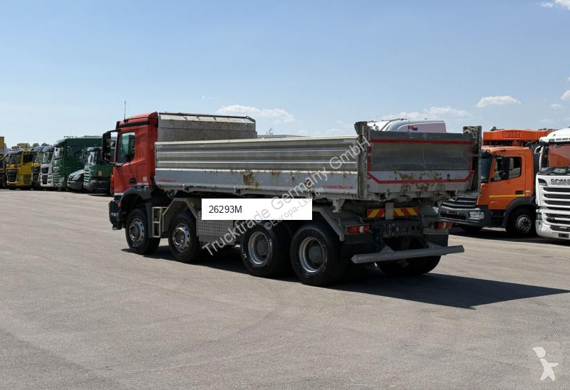 شاحنة Mercedes 3243