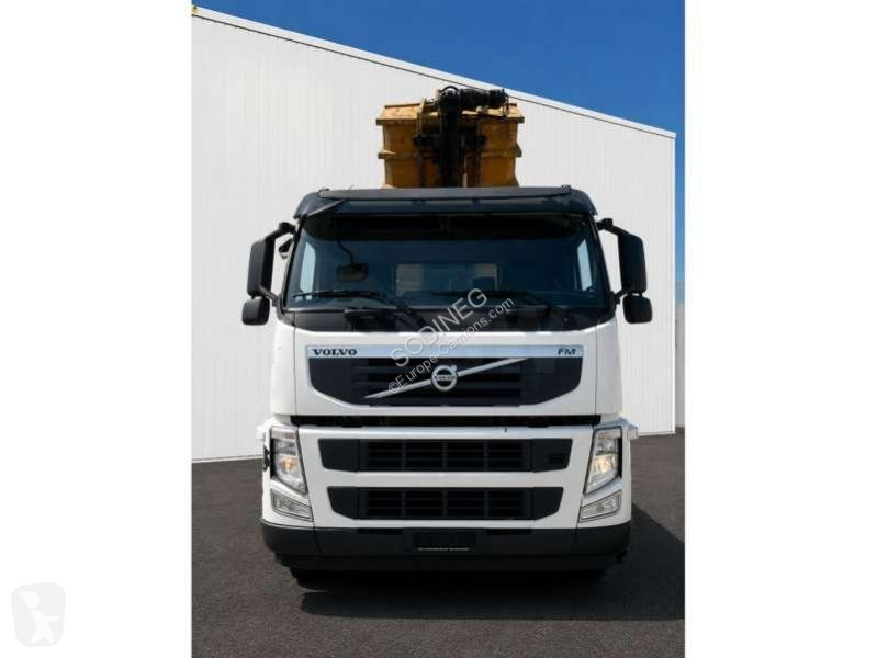 شاحنة Volvo 380 8X2R
