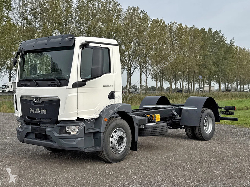 شاحنة MAN 18.250 BB CH Chassis Cabin (9 units)