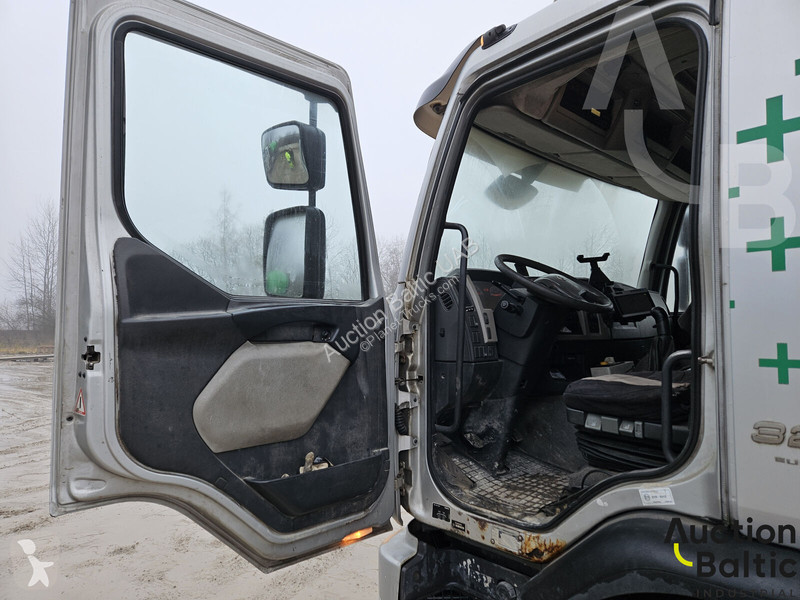 Kamión Volvo 320