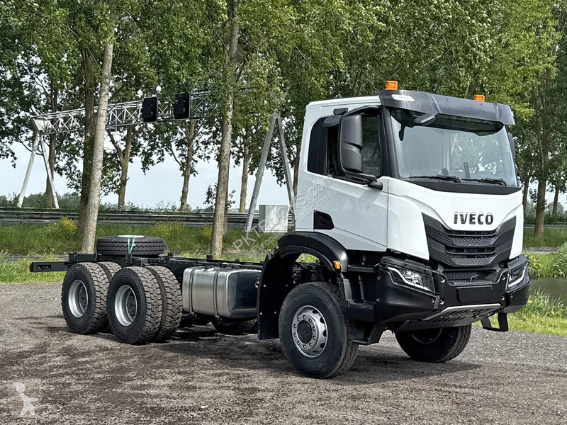 Lastbil Iveco AD380T47WH-3800 Chassis Cabin (13...