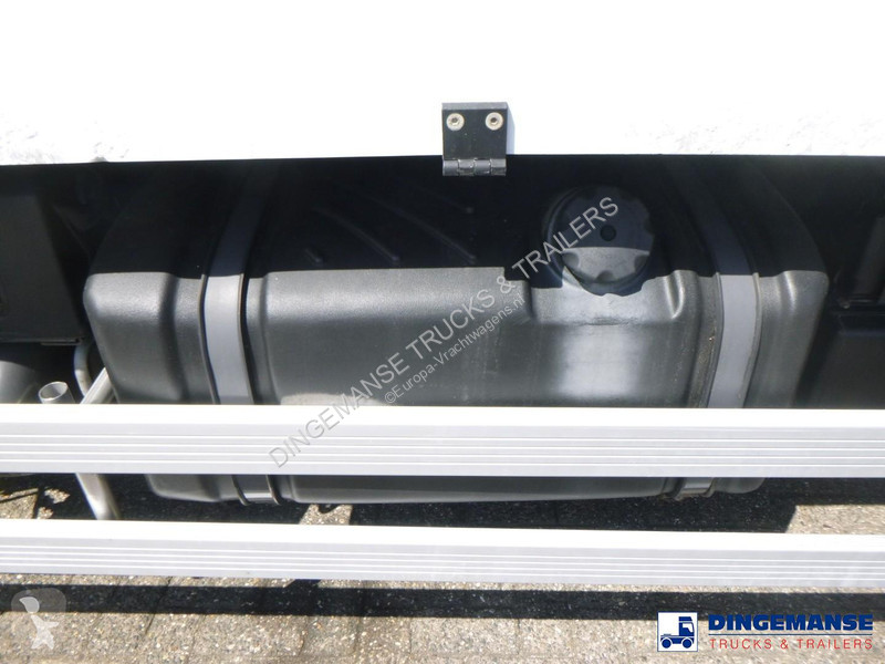 شاحنة Renault 270 4x2 fuel tank 13.7 m3 / 4 comp