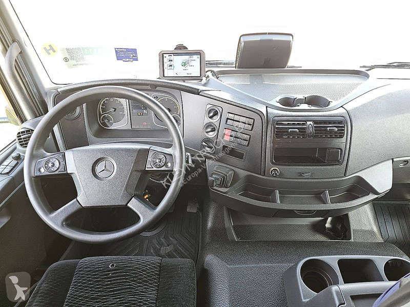 شاحنة Mercedes ATEGO 1530 LIFT AIRCO 7.2T PAYL