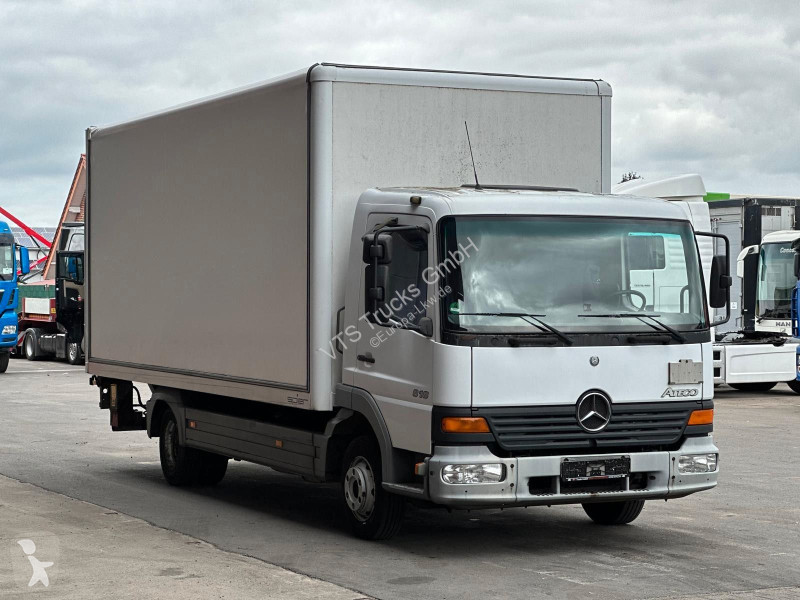 شاحنة Mercedes 818 4x2 BB Spier Koffer &...