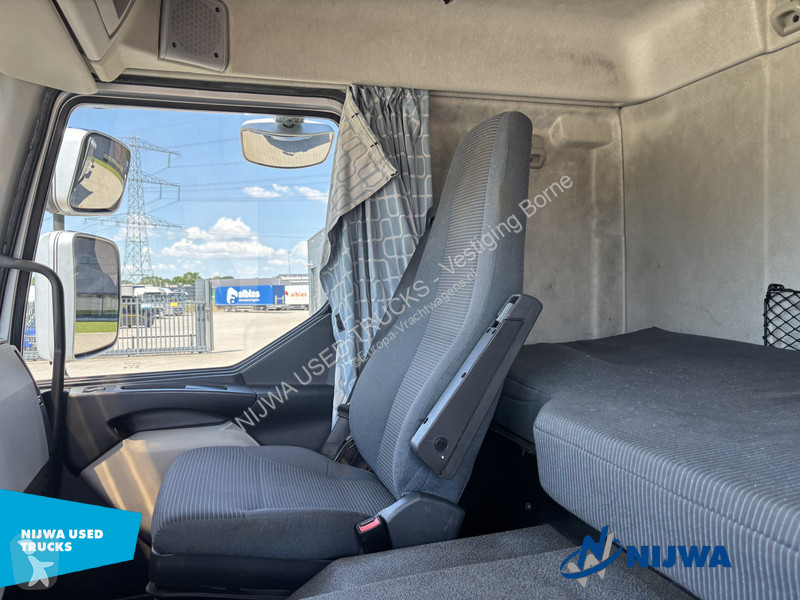 شاحنة Volvo 320 4x2 Bladvering + Trekhaak