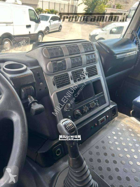 شاحنة Iveco 260S42 PASSO 6050 M9,60 SPONDA