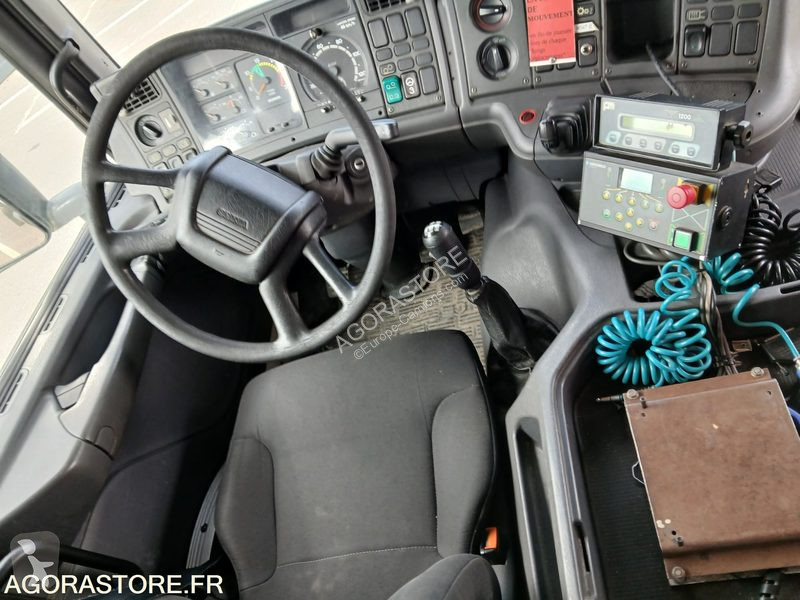 Camion Scania 114