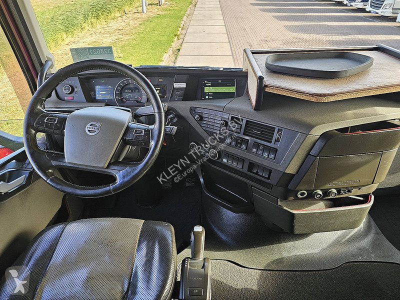 شاحنة Volvo 500 CLEAN CONDITION