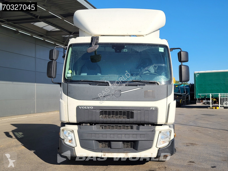 شاحنة Volvo 320  4X2 19t chassis 550cm Radstand...