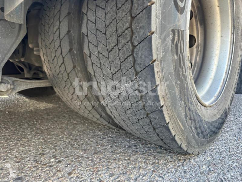 شاحنة Volvo 330.18