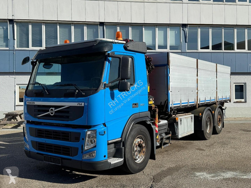 شاحنة Volvo 330 6X2 EURO 5  KIPPER + FASSI...