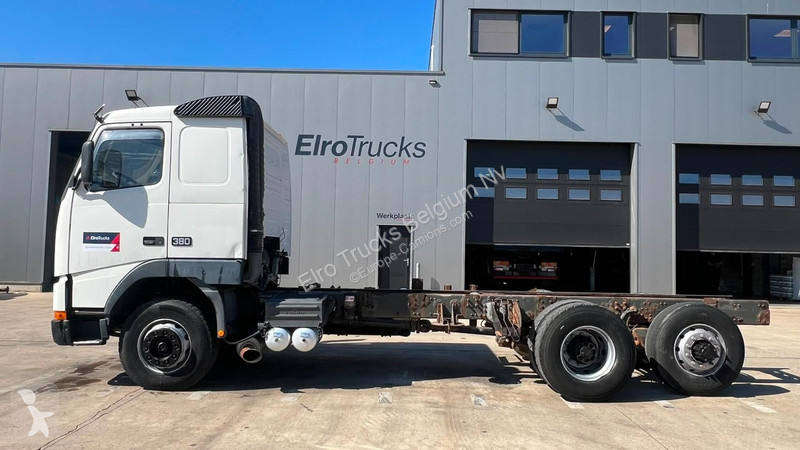 شاحنة Volvo 12380 (LAMES / STEEL SUSP. / BOITE...