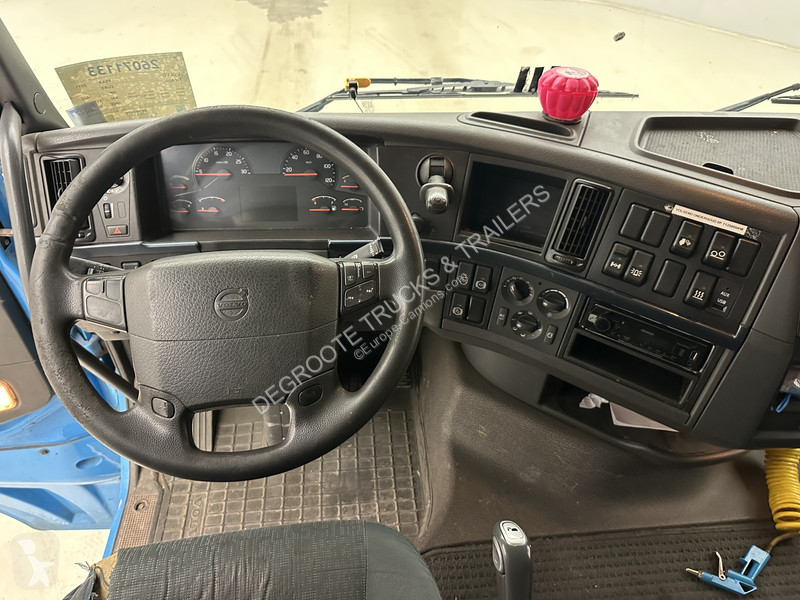 Грузовик Volvo 420 - 6x2