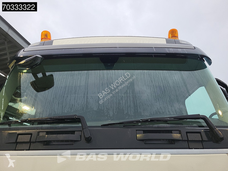 شاحنة Volvo 460  6X2 chassis Full Air...