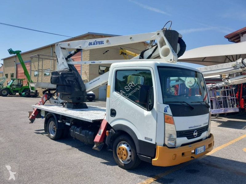 Camión Nissan 21.12