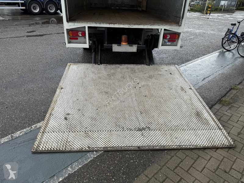 Camion Volvo 240 4X2 + DHOLLANDIA DHLSU11 LIFT...