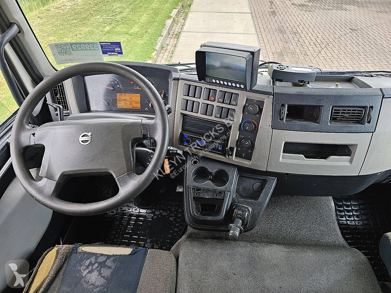 Camion Volvo 25012