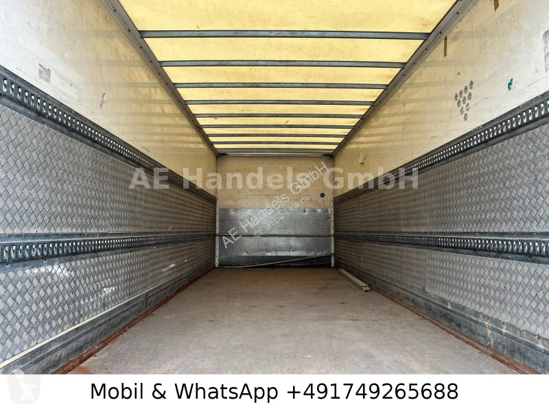 Vrachtwagen MAN 12.220 C BL...