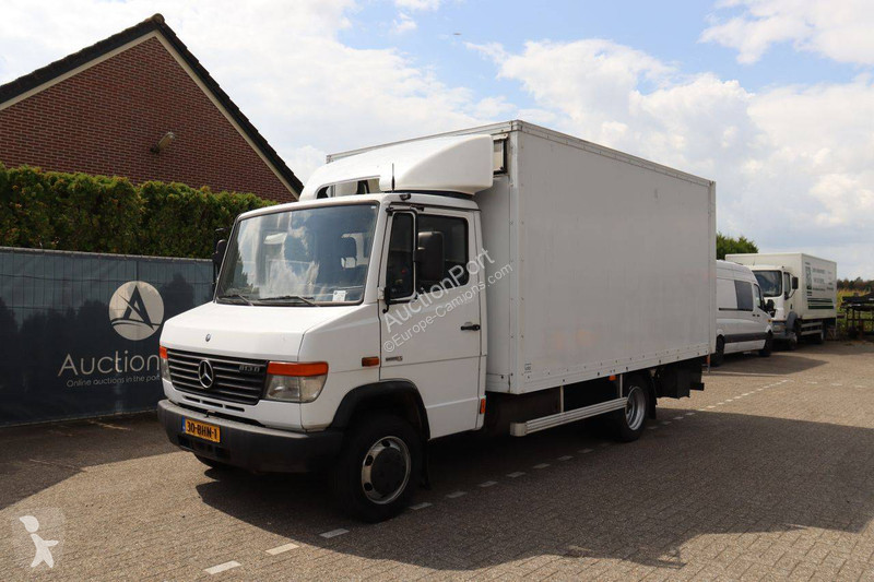 Camion Mercedes 813D