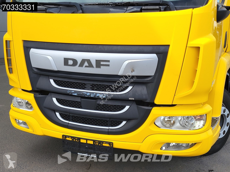 Vrachtwagen DAF LF 210 4X2 12tonner kg...