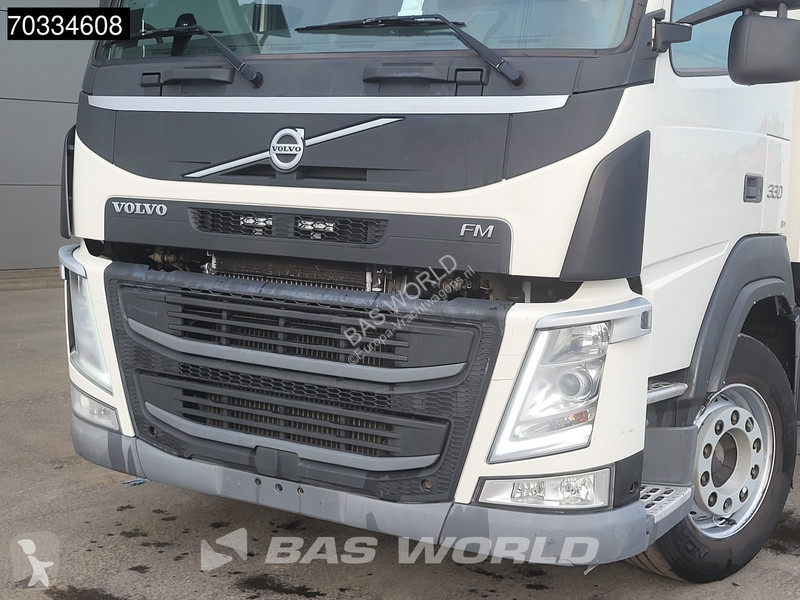 Vrachtwagen Volvo 330  6X2 Full Air suspension...