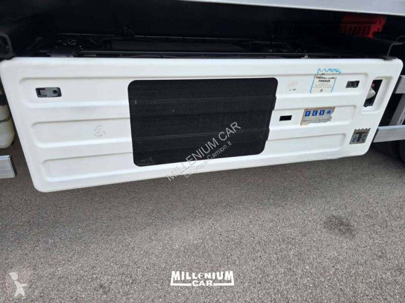 Camion Iveco 360 E5 CELLA 9,60 GRUPPO SPONDA...