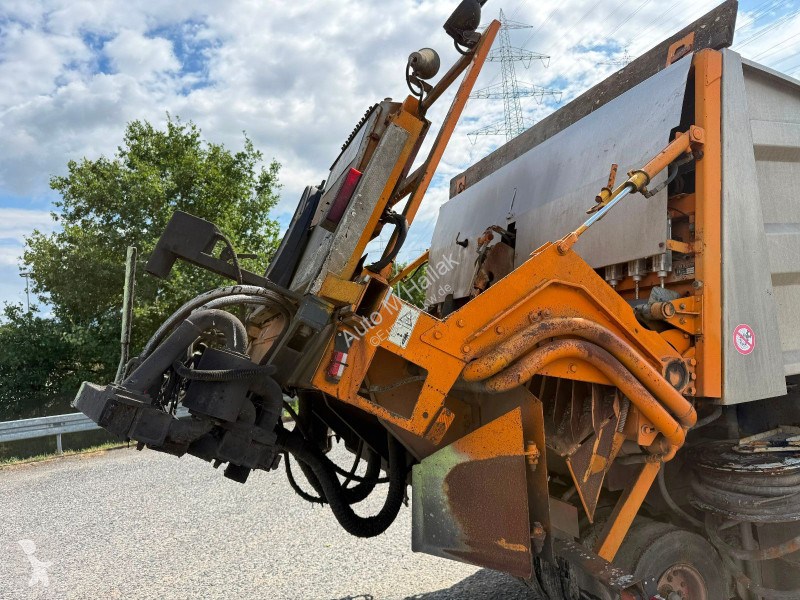 Vrachtwagen Renault 300 6x2 Bitumen / Asfalt Kran