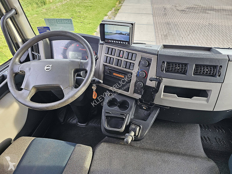 Vrachtwagen Volvo 25012