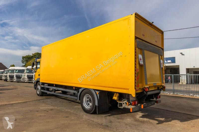 Camión MAN 18.250 BL + DHOLLANDIA 2T.