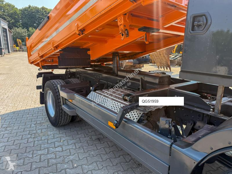Vrachtwagen Mercedes 1530