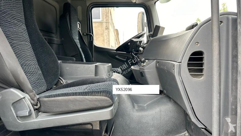 Vrachtwagen Mercedes 1524