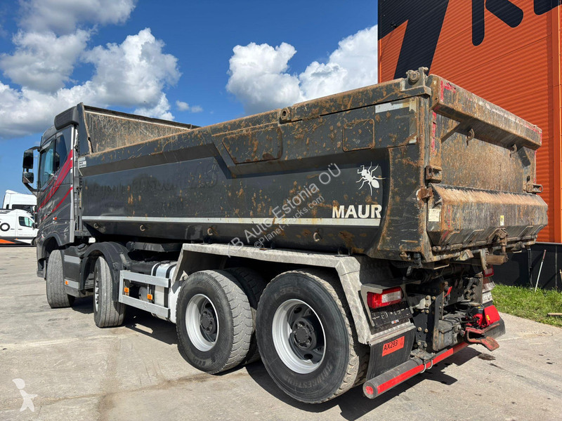 Camión Volvo 750 8x4 RETARDER / TANDEM AXLE...