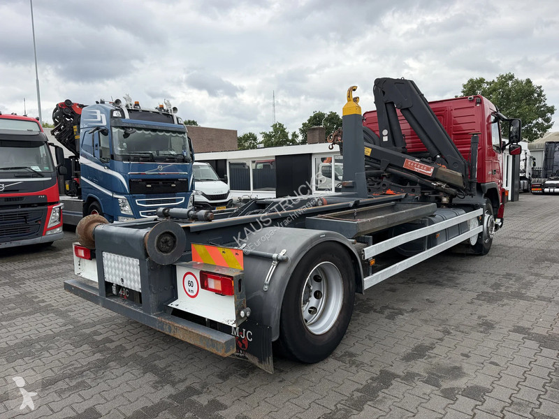 Camión Volvo FM 260 Crane + Hooklift