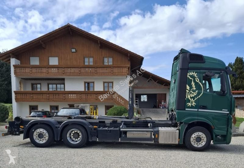 Kamion Mercedes 2551
